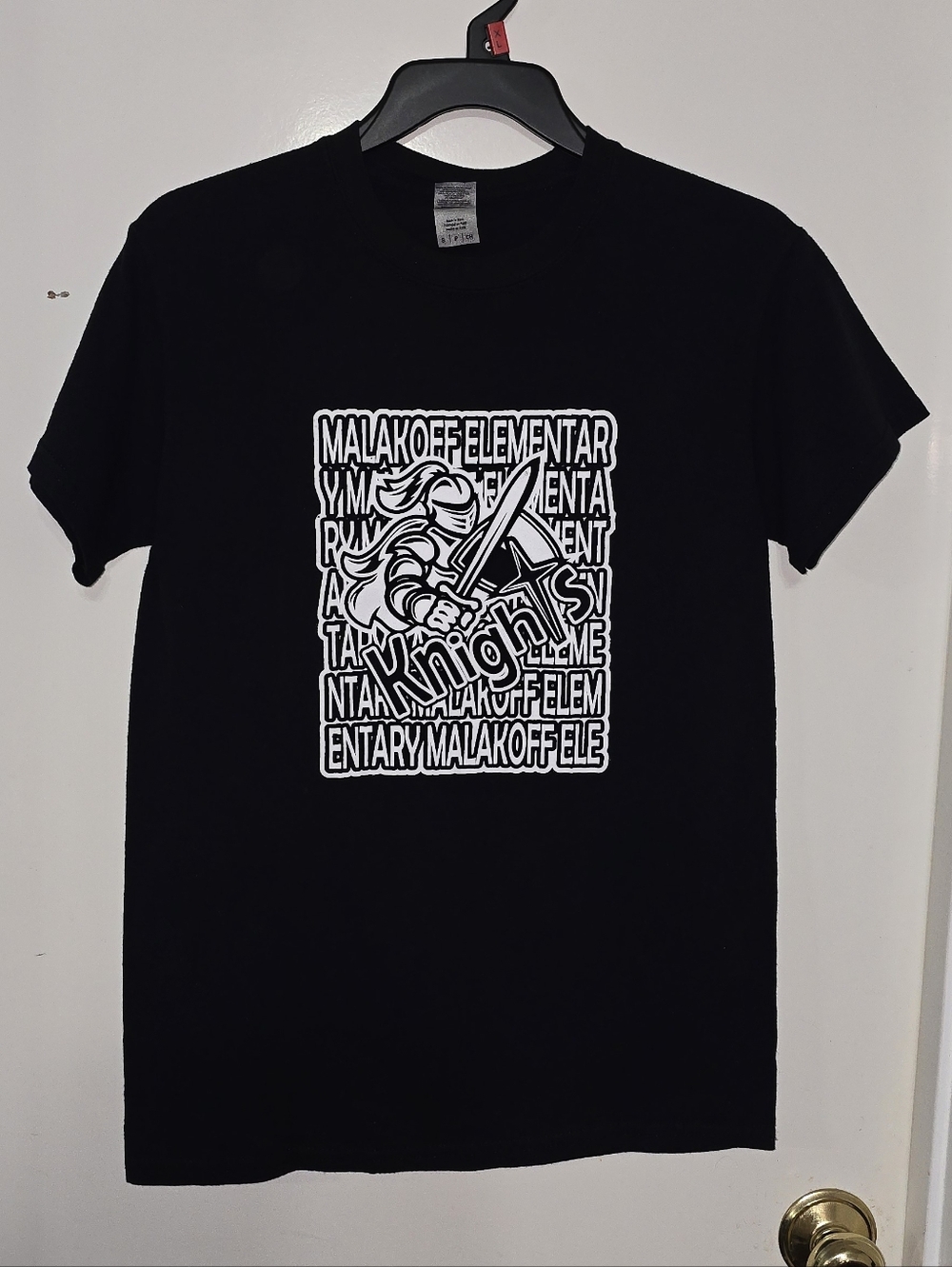 #6048 Gildan Black T-Shirt with White Malakoff Elementary Knights Graphic